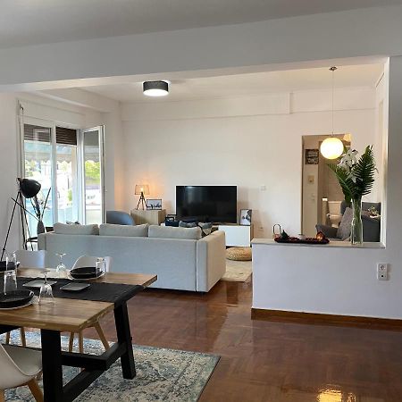 Galaxy Home Spacious & Renovated Apartment เอเธนส์ ภายนอก รูปภาพ