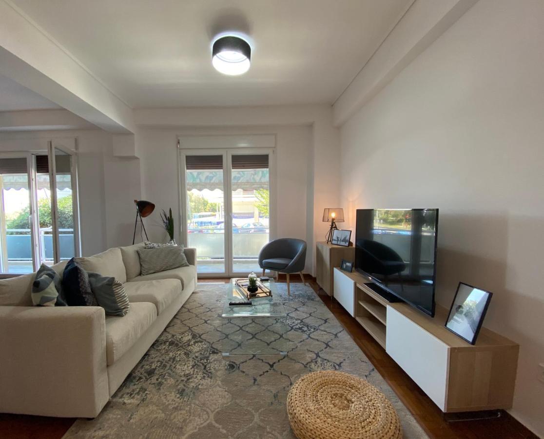 Galaxy Home Spacious & Renovated Apartment เอเธนส์ ภายนอก รูปภาพ